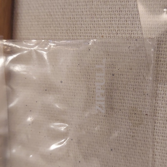 Zipper pull - Picture 2 of 2